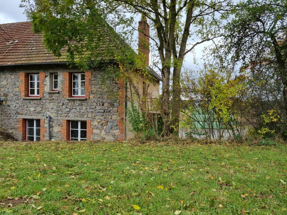 Apartamento Le Montaurier Combrailles Exterior foto